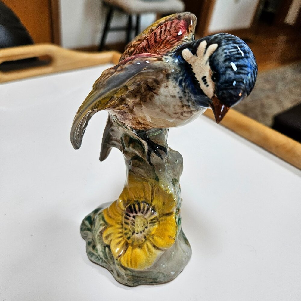 BESWICK  CHICKADEE BIRD FIGURINE NO ISSUES